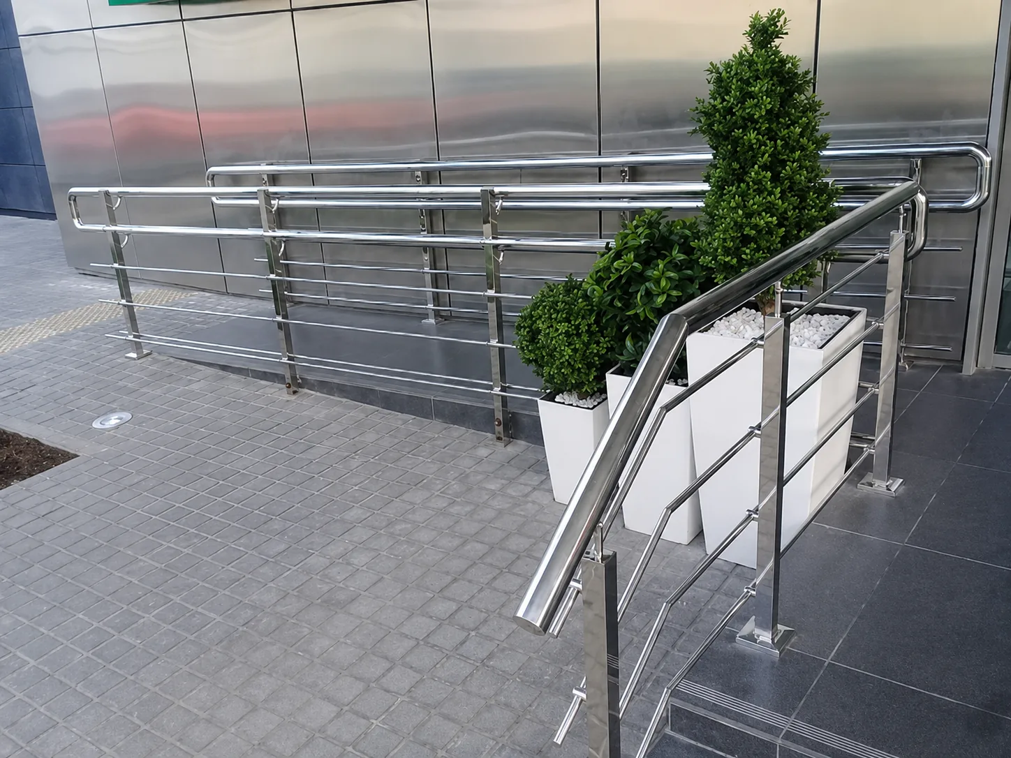 Ограждения атриума в гостинице Holiday Inn